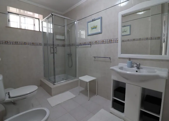 Beguest Lagoon House *