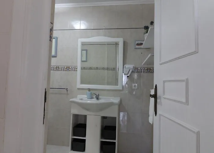 Beguest Lagoon House * Nadadouro