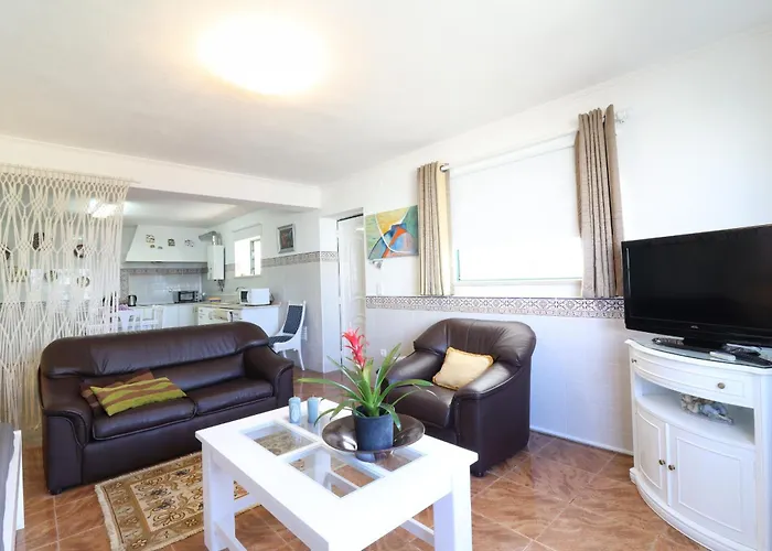 Beguest Lagoon House *