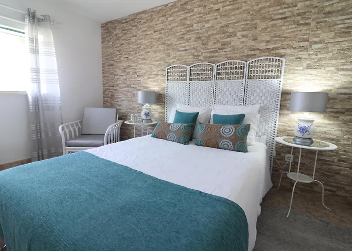 Beguest Lagoon House