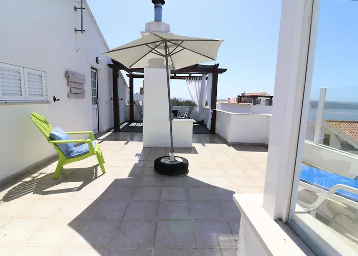 Beguest Lagoon House Nadadouro